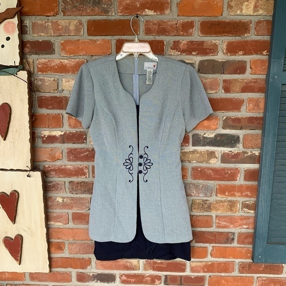 Scarlett Dress Short Sleeve - Picture 1 of 4